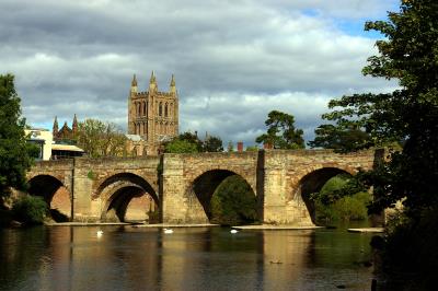 338 HERFORD CATHEDRAL AND BRIDGE.jpg